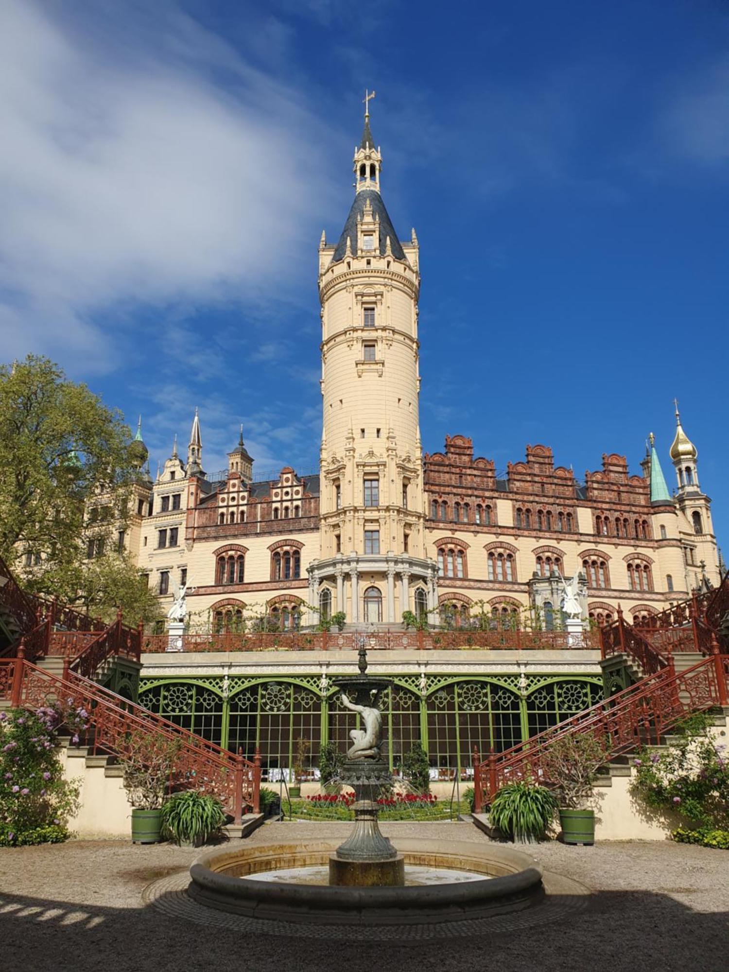 Neumuehler Hof- 